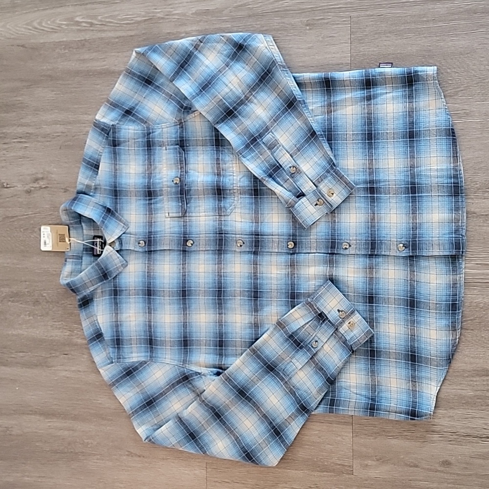 Patagonia Blue Plaid Casual Button Down Shirt